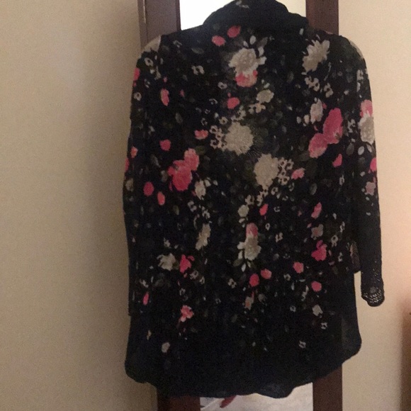 Blue with pink flower sweater - Picture 2 of 2